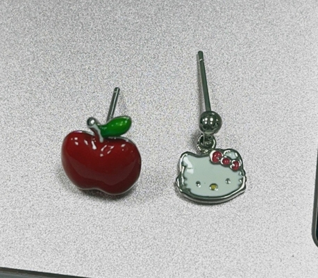 Encantadores brincos de maçã de esmalte vermelho e verde para raparigas em 925 Sterling Silver