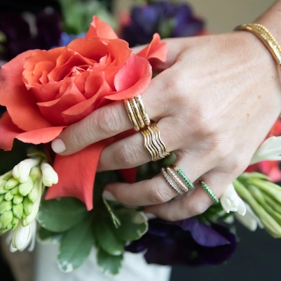 Anel de onda de ouro 14K de design exclusivo altamente polido para mulheres e homens estilo clássico