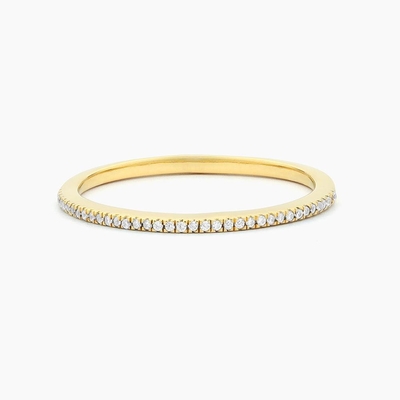 Artigo quente 18K ouro revestido Meia Eternidade empilhável 925 Sterling Silver Feminino Banda Anel