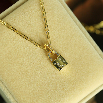 18K Gold Medalhão Pendente Pave Branco CZ Link Chain Necklace Para Engagement