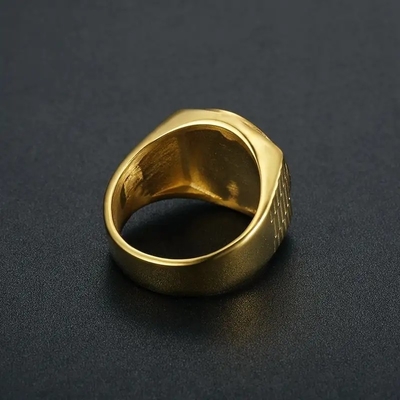 Coroa 18K Anel Revestido de Ouro Quadrado Unisexo Mão Branca Cristal Anel de Casal
