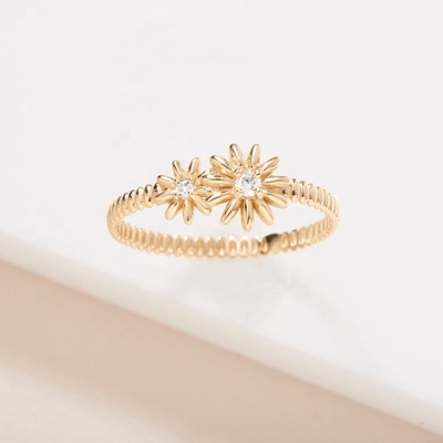Moda Revestida em Ouro 925 Sterling Silver Daisy CZ Anel Acessório de Elegança Feminina