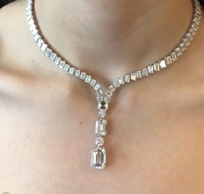 Pendentes Bling Bling de 16 polegadas, colarinho de tênis branco.