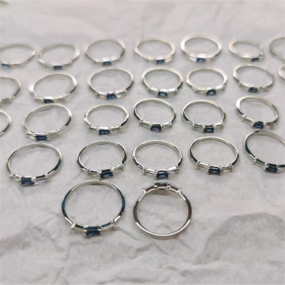 Jóias finas Anéis de diamante de três pedras personalizados para mulheres em ouro 14K 18K