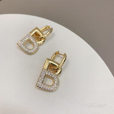 Acessórios femininos B Anéis de aro em latão com letra inicial personalizada e chapeado de ouro
