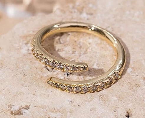 14K de ouro revestido de zircônio cúbico Open Twist Eternity Band Ring ECO Friendly