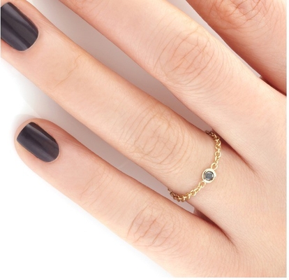 Tamanho de pedra de 3 mm Popular Revestido em ouro 925 Prata Bezel Set Negro CZ Chain Ring Benefício