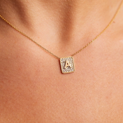 Faça o dia dela com 14K de ouro quadrado colares iniciais de pedras preciosas para as mulheres presente de Valentine