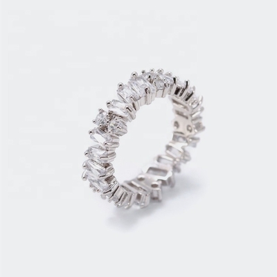Joias de prata para mulheres de alta qualidade Anéis da eternidade de diamante branco zircão com tecnologia de incrustação