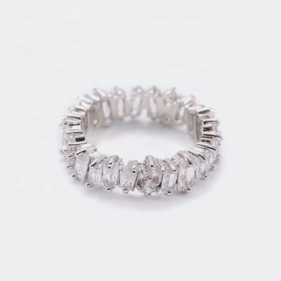 Joias de prata para mulheres de alta qualidade Anéis da eternidade de diamante branco zircão com tecnologia de incrustação