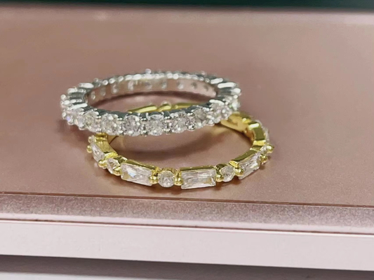 Ouro 18K simples moderno retangular cortado Branco CZ 925 prata esterlina Anel eterno de festa de mulheres presente