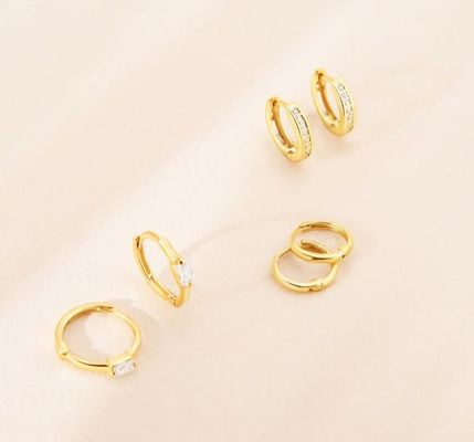 Brincos de argola infantis com banho de ouro 14K, zircônia cúbica rosa corte baguete de 10mm, com MOQ de 50 pares