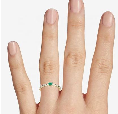 Joias finas Anel de prata esterlina 925 com pedras verdes ou brancas e 18K de ouro