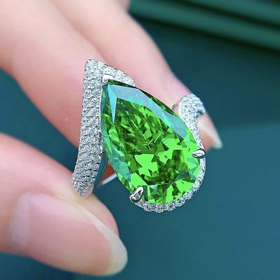 Luxo Esmeralda CZ Anéis de diamante Real 925 Sterling Prata Joias artesanais para mulheres