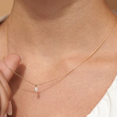 Colar com Pingente de Zircônia Corte Pera em Prata Esterlina 925 para Mulheres