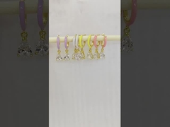 Peso de pêra de zircônio cúbico branco e rosas de esmalte