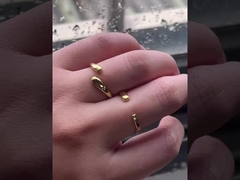 Realizado à mão em prata esterlina 925 genuína, este acessório combina estilo refinado com durabilidade.